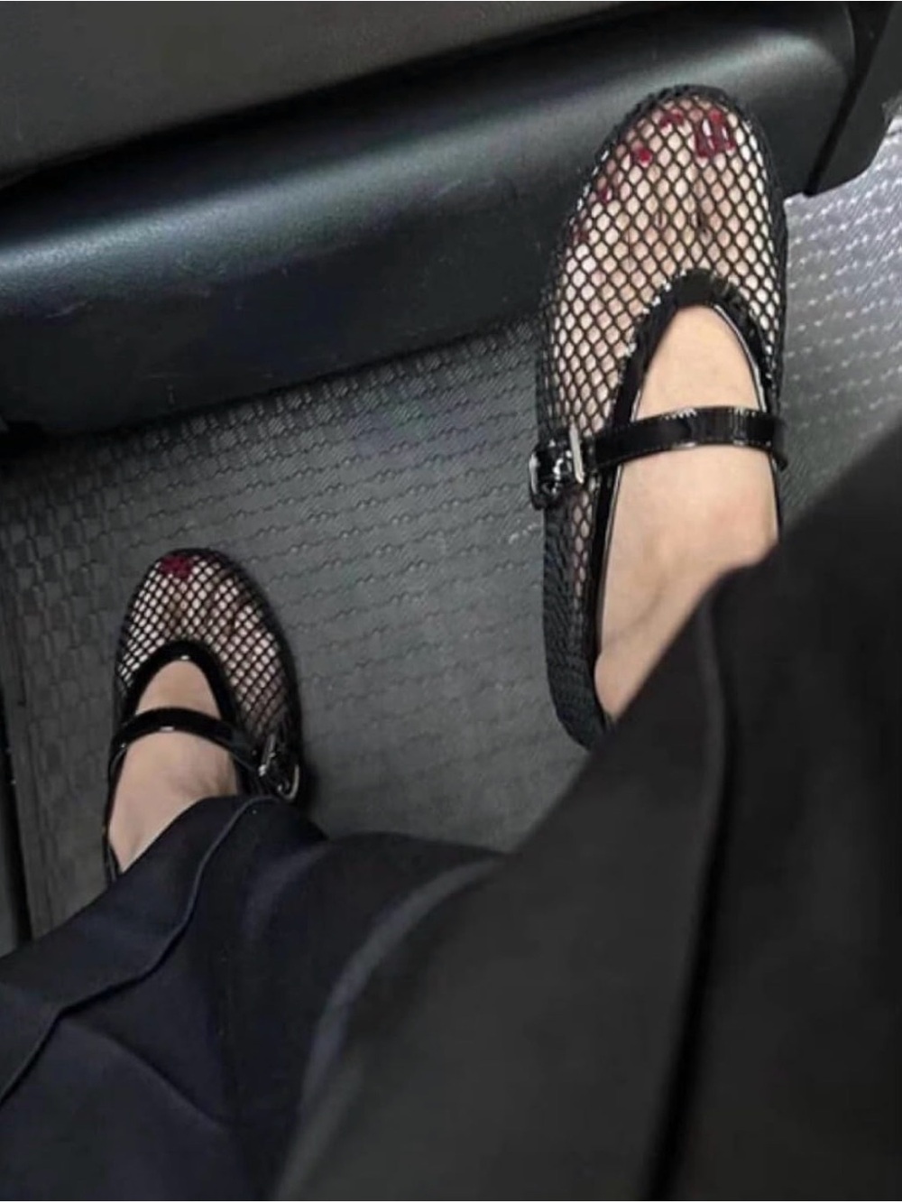 a new issa Flats memory foam